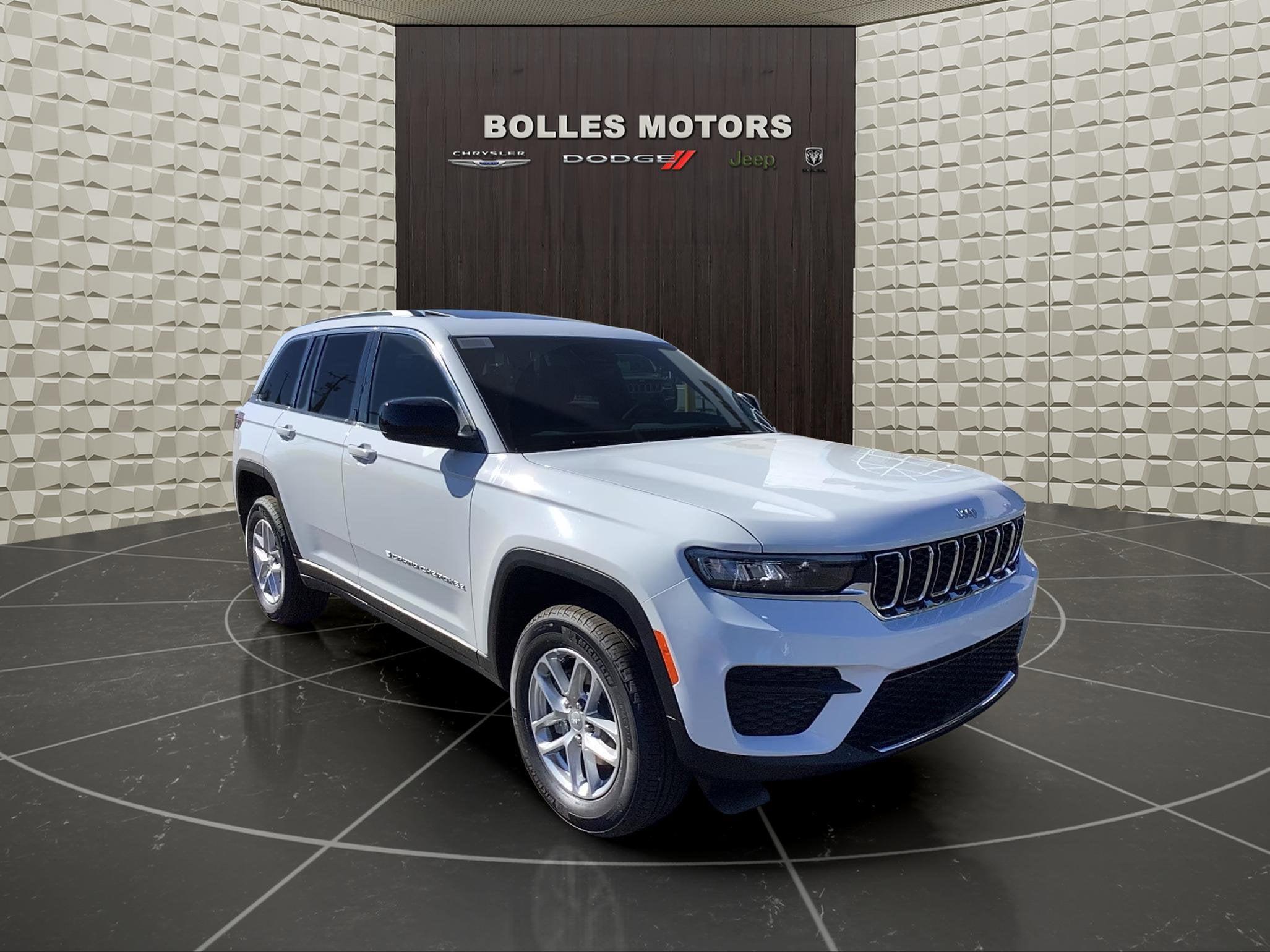 2025 Jeep Grand Cherokee Laredo's photo