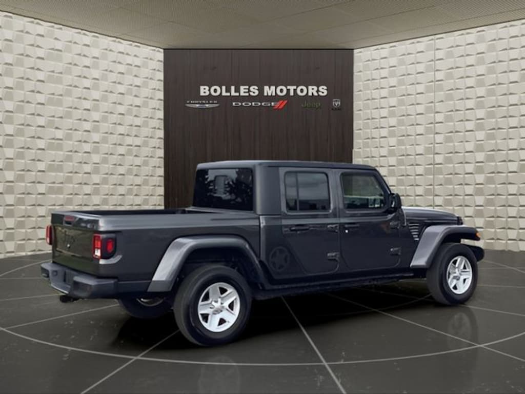 Certified 2022 Jeep Gladiator Sport Truck
