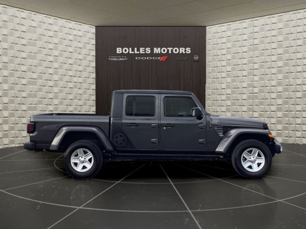 Certified 2022 Jeep Gladiator Sport Truck