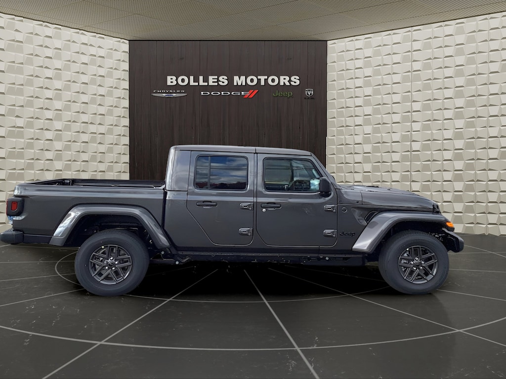 New 2026 Jeep Gladiator Sport S Pickup