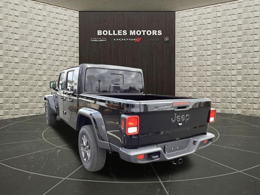 New 2026 Jeep Gladiator Sport S Pickup
