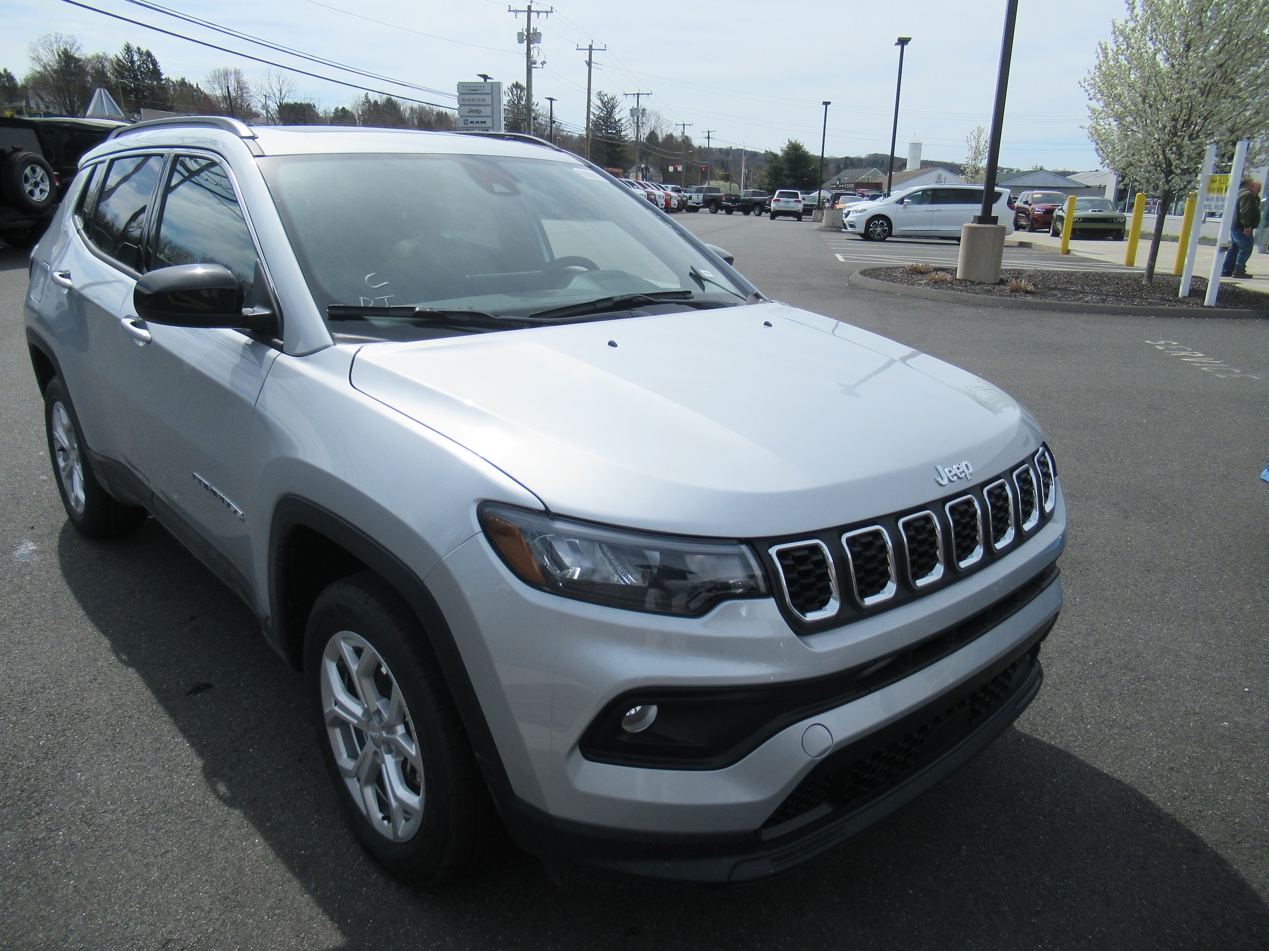 2024 Jeep Compass Latitude 2