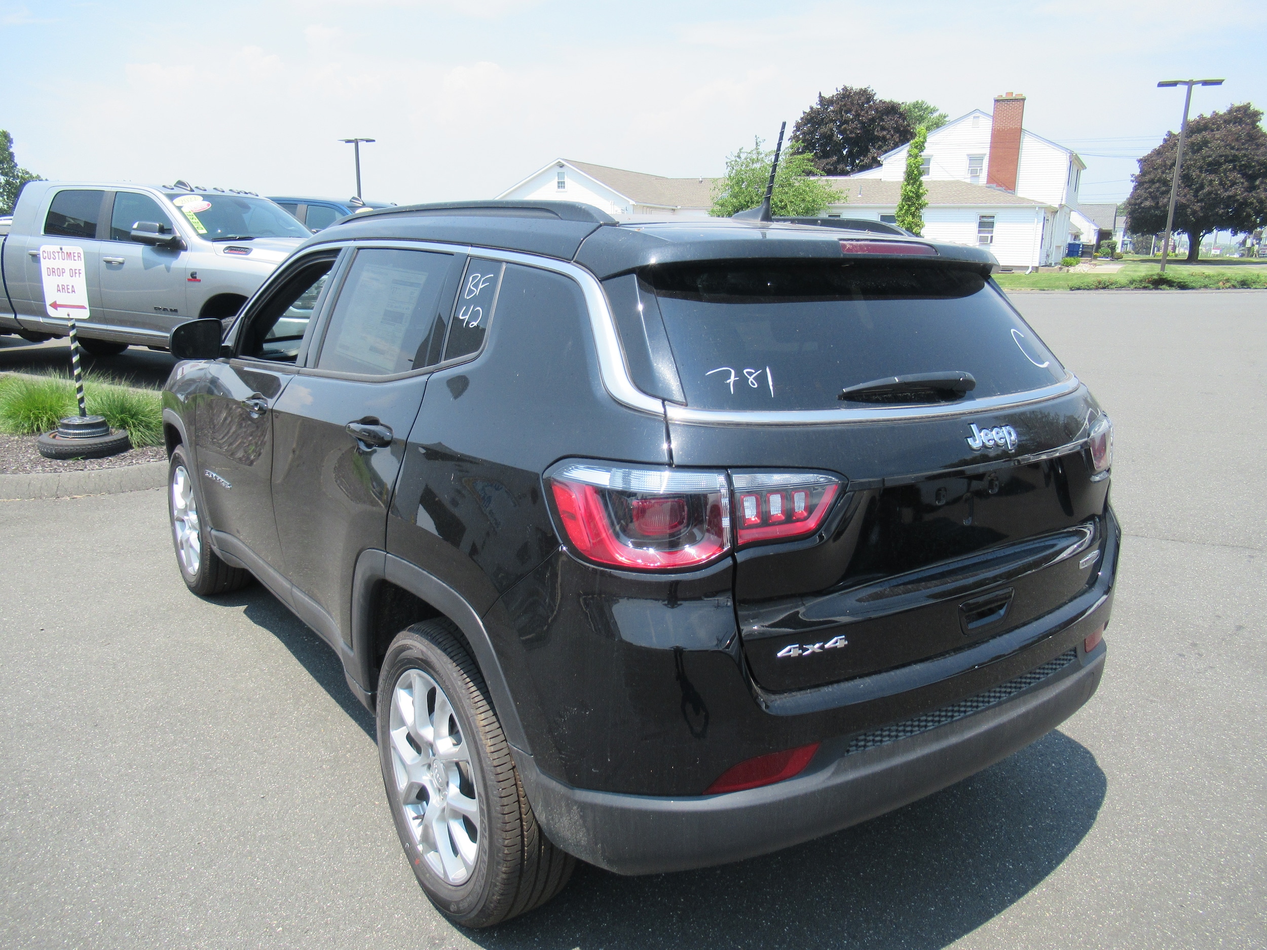 2024 Jeep Compass Latitude Lux 4