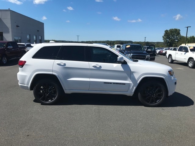 2021 Jeep Grand Cherokee Laredo X 2