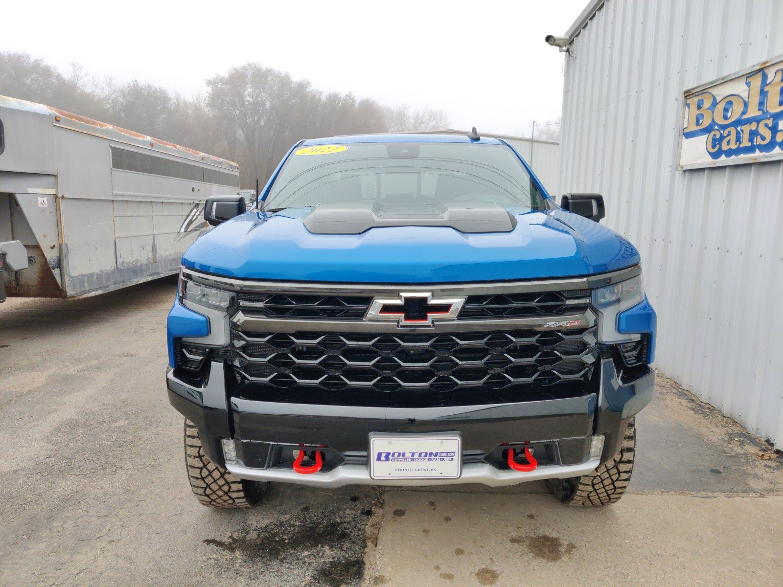 Used 2022 Chevrolet Silverado 1500 ZR2 with VIN 3GCUDHEL9NG581363 for sale in Council Grove, KS