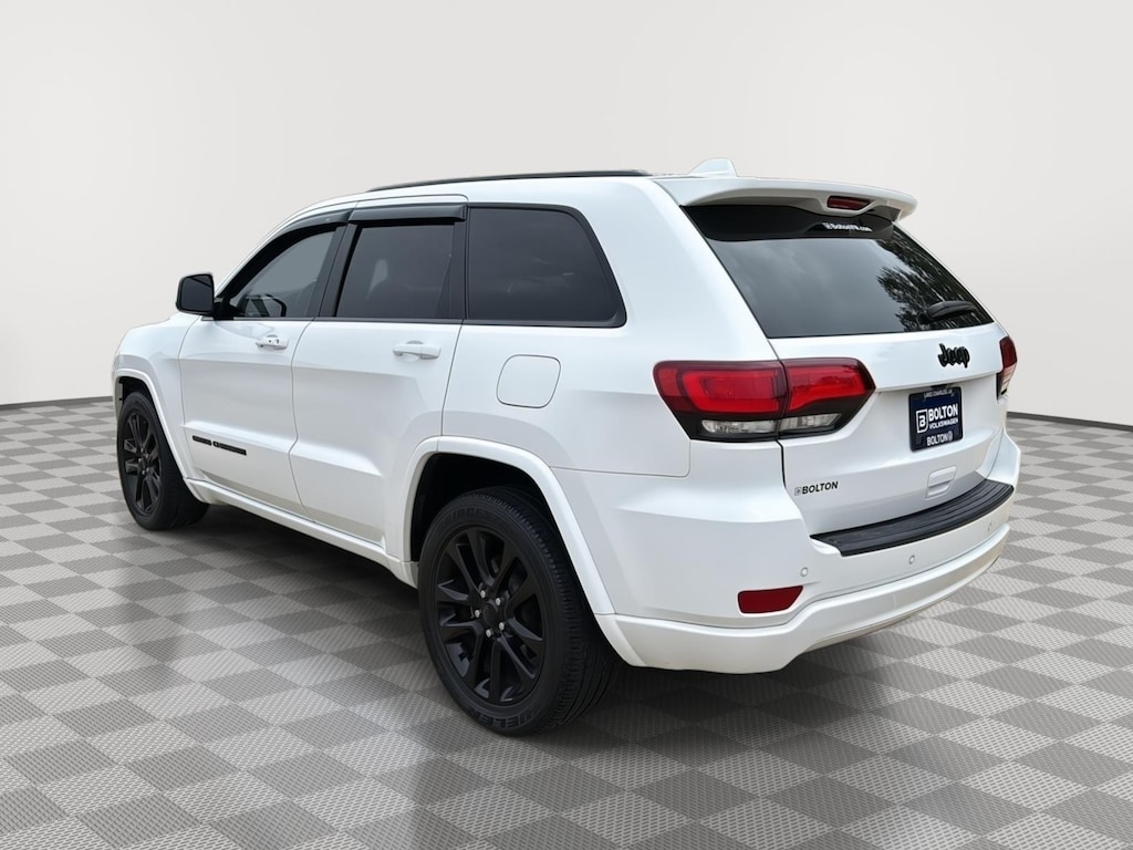 Used 2021 Jeep Grand Cherokee Laredo SUV