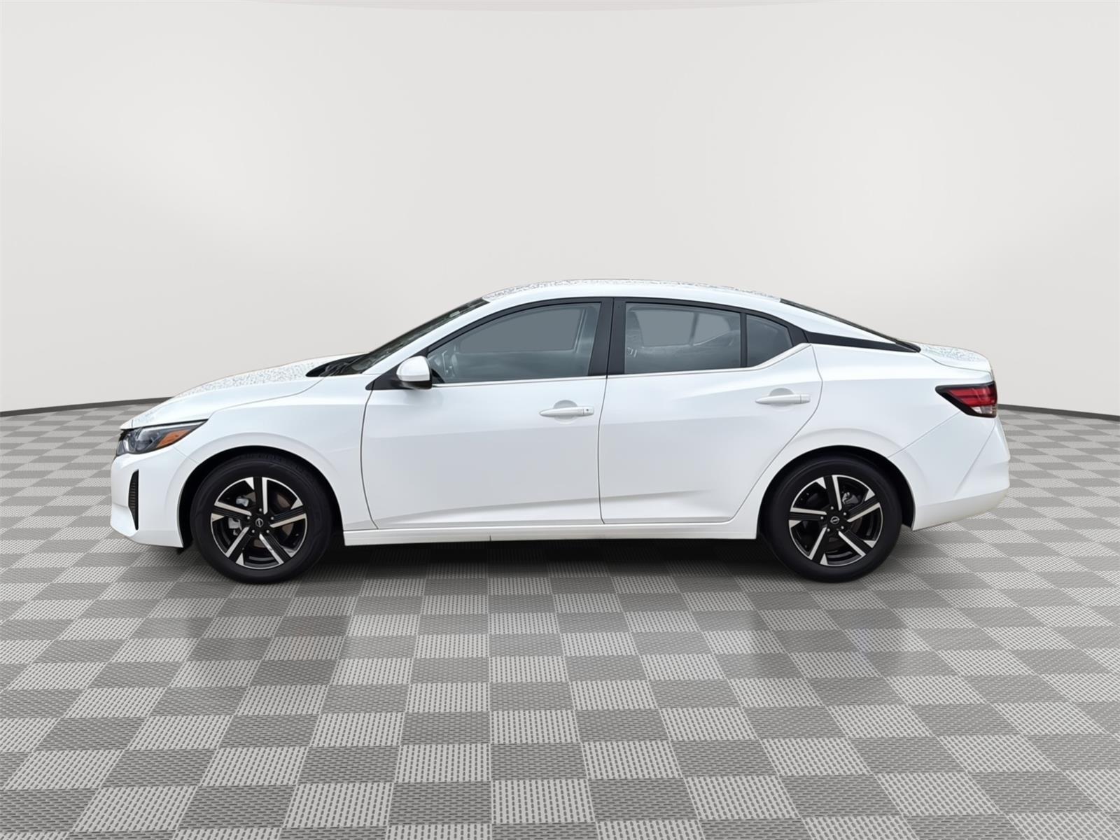 Used 2024 Nissan Sentra SV with VIN 3N1AB8CV1RY280926 for sale in Port Arthur, TX