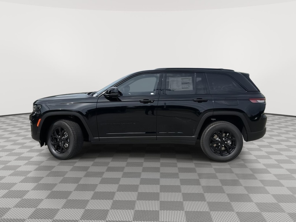 New 2025 Jeep Grand Cherokee Laredo Sport Utility