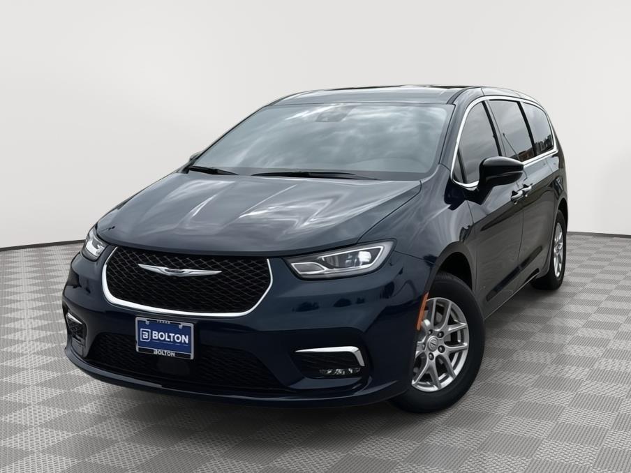 2025 Chrysler Pacifica Select's photo