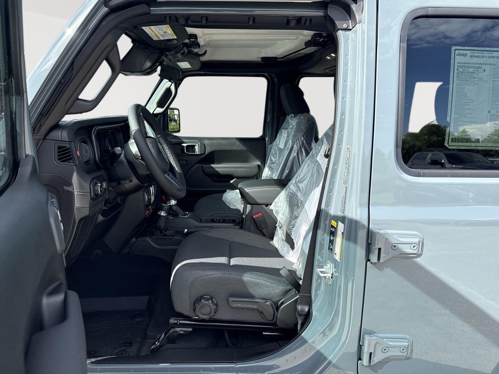 2025 Jeep Wrangler 4-Door Rubicon - Photo 6
