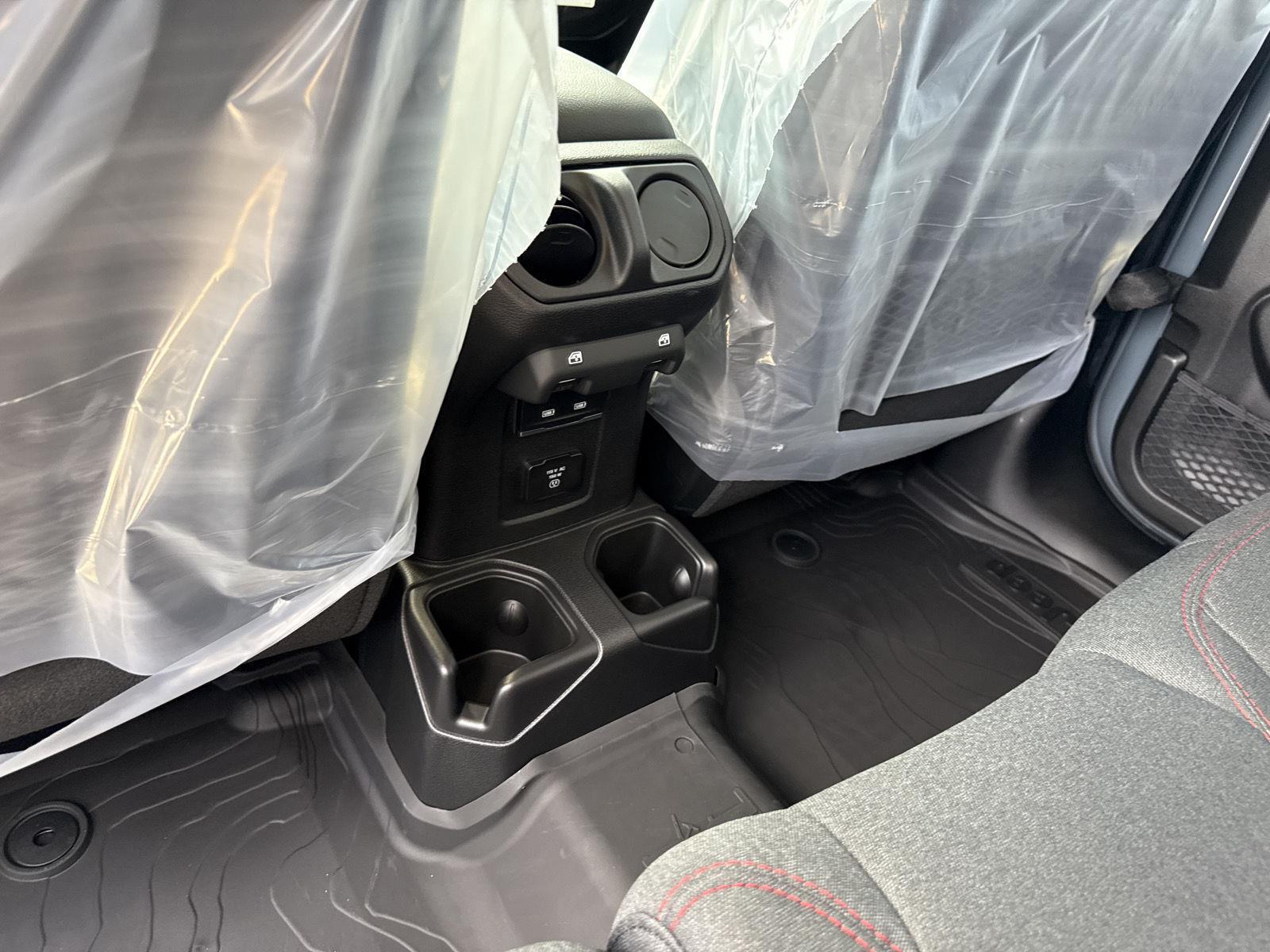 2025 Jeep Wrangler 4-Door Rubicon - Photo 10