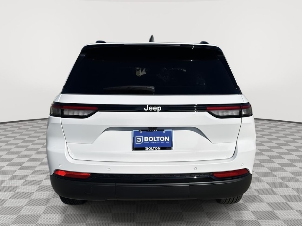 New 2025 Jeep Grand Cherokee Laredo Sport Utility