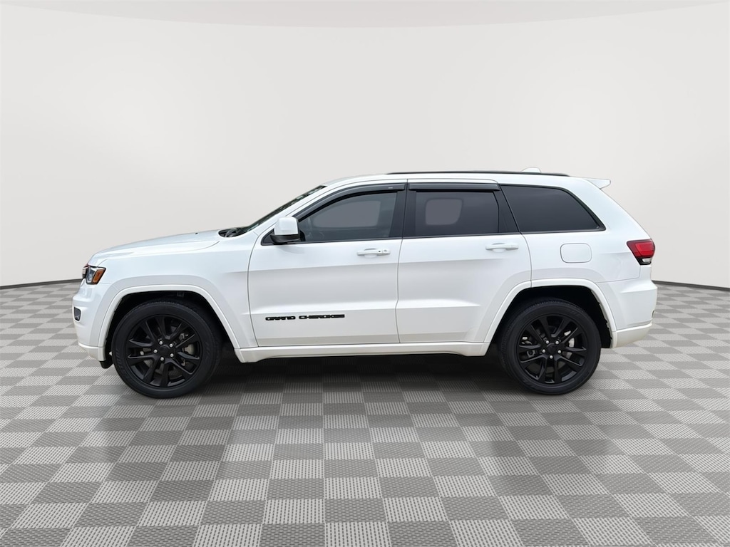 Used 2021 Jeep Grand Cherokee Laredo SUV