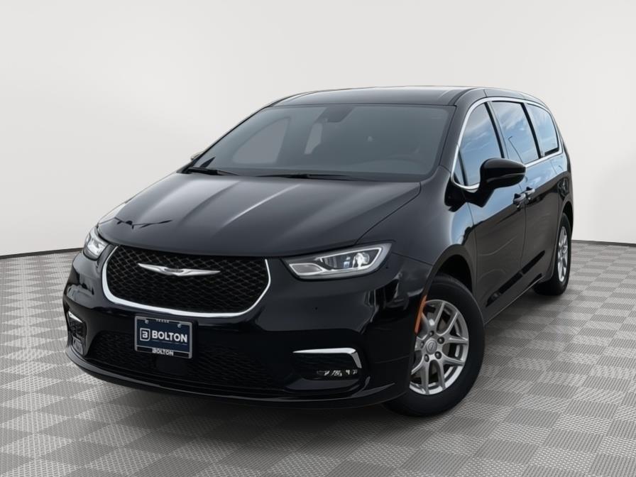 2026 Chrysler Pacifica Select's photo