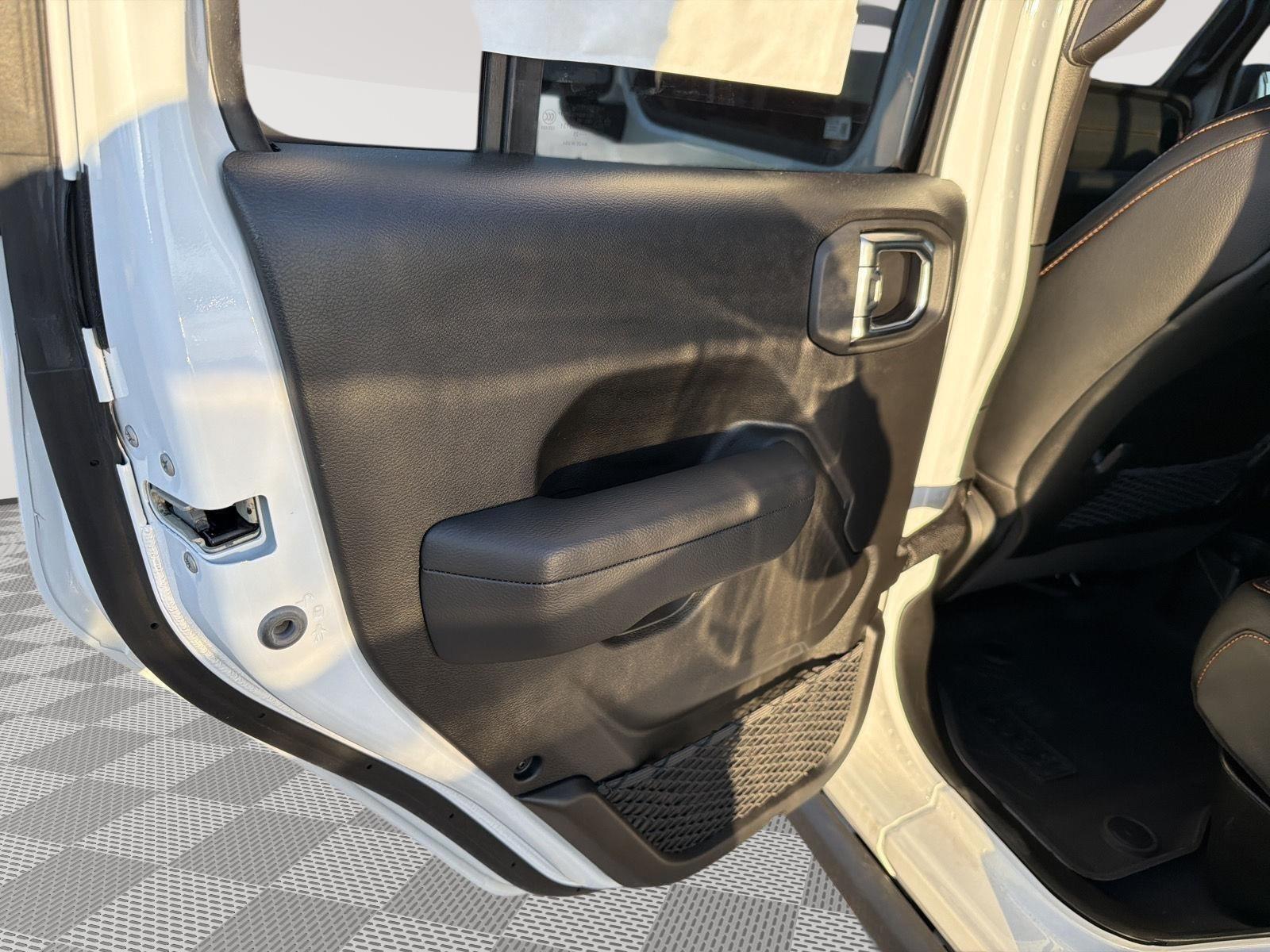 2025 Jeep Gladiator Mojave - Photo 14