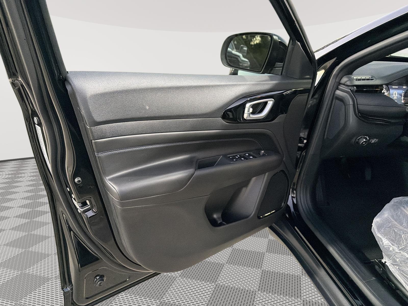 2026 Jeep Compass Latitude Altitude - Photo 12