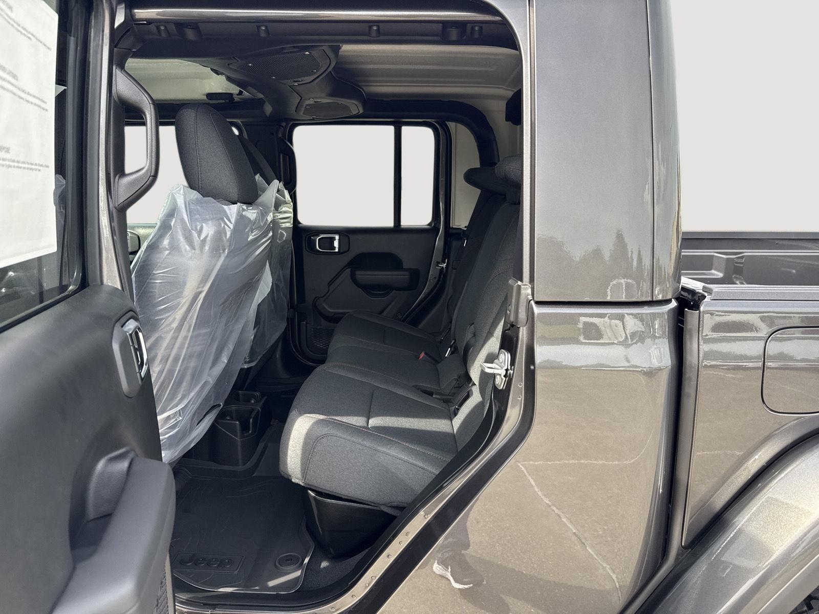2025 Jeep Gladiator Rubicon - Photo 9
