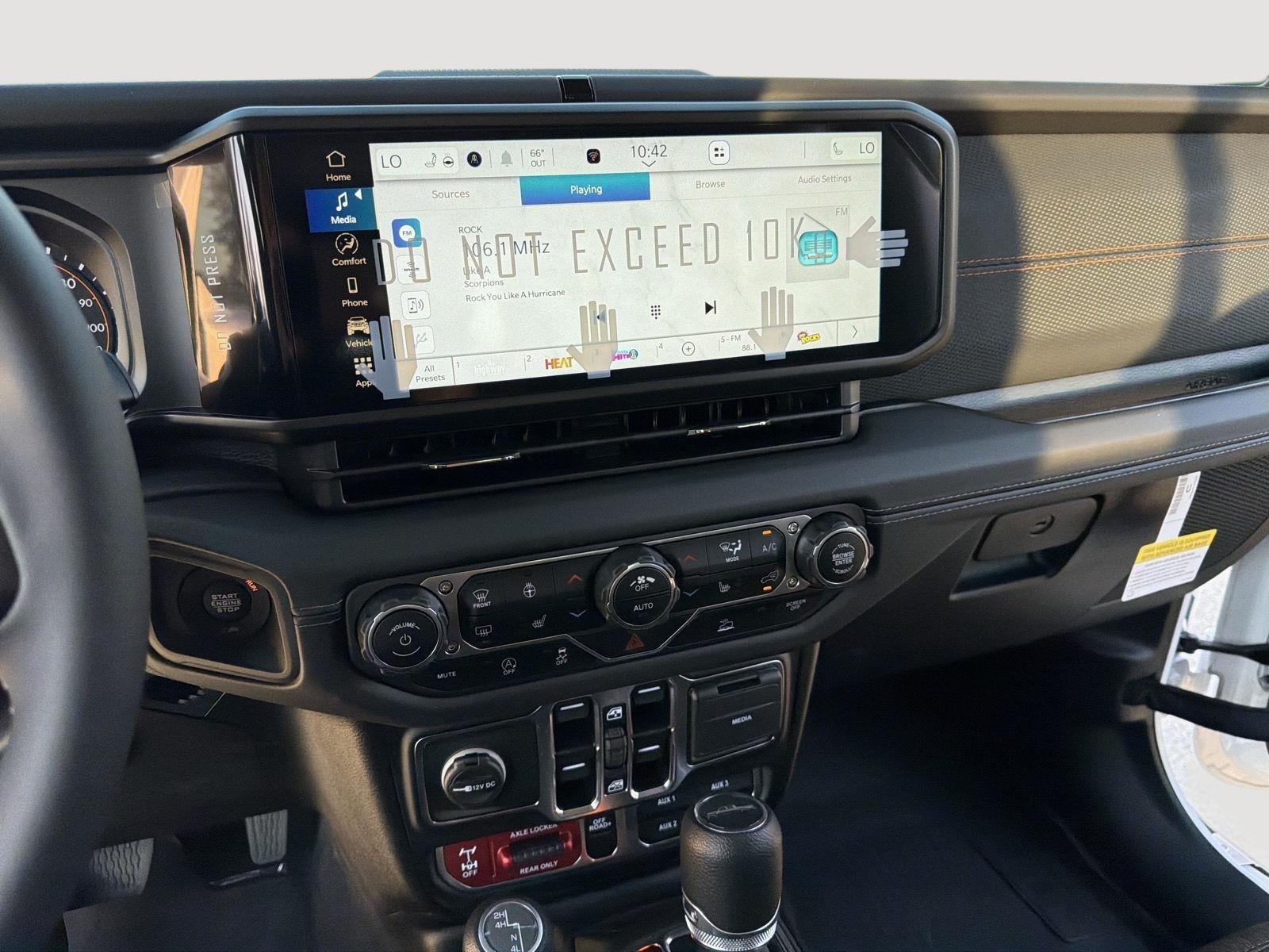 2025 Jeep Gladiator Mojave - Photo 23