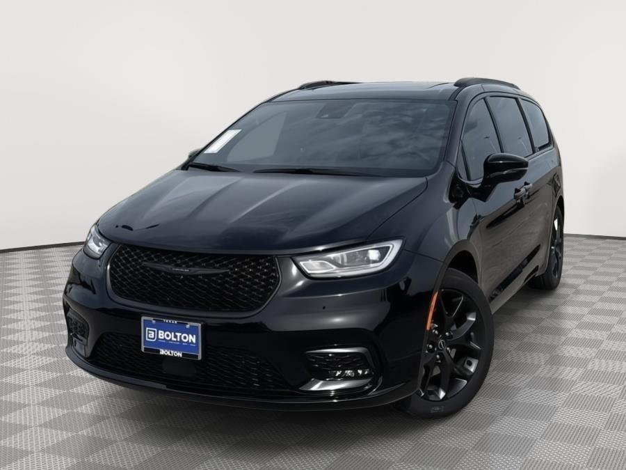 2025 Chrysler Pacifica Limited's photo