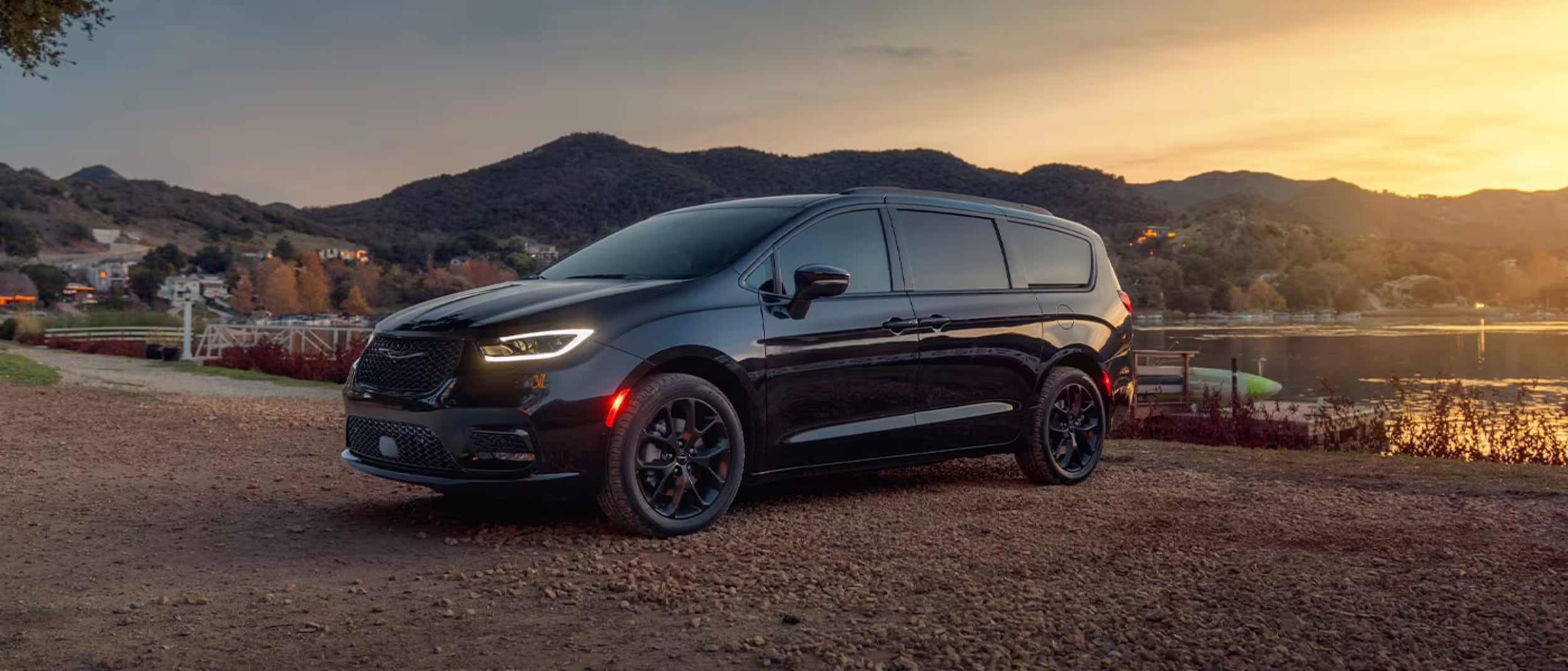 2025 Chrysler Pacifica parked in Port Arthur