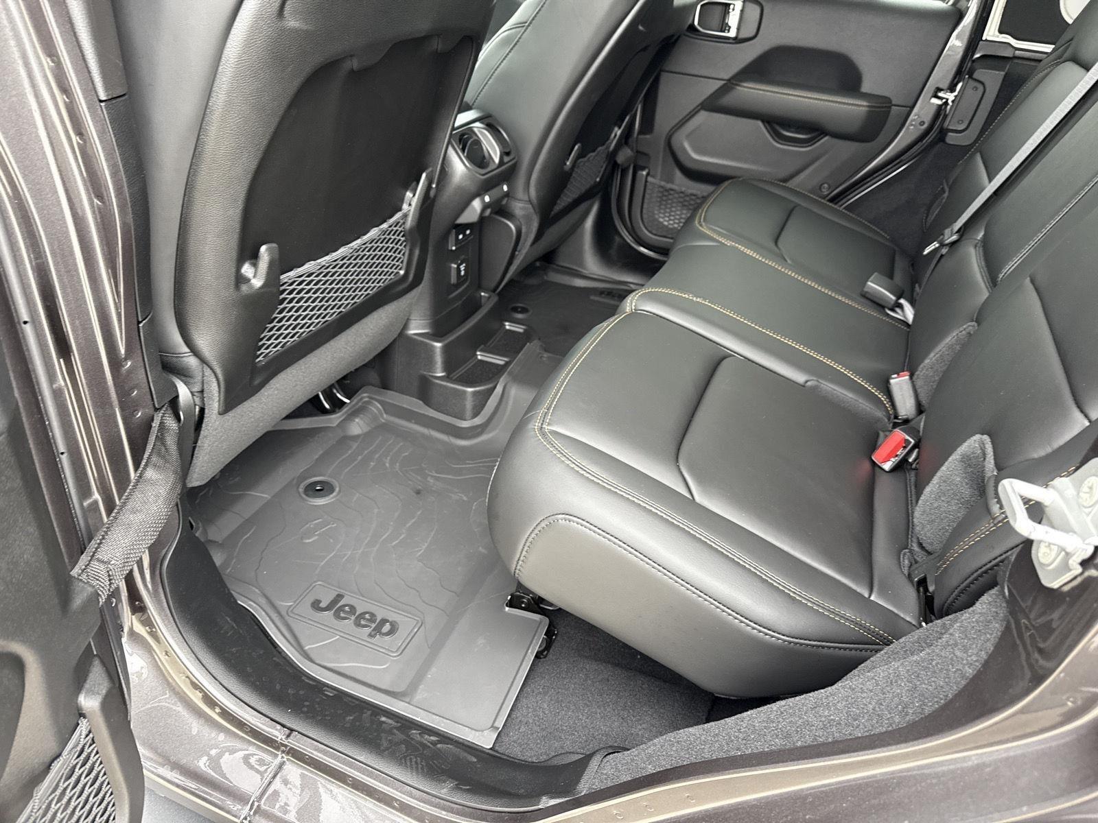 2025 Jeep Wrangler 4-Door Rubicon 392 Final Edition - Photo 11