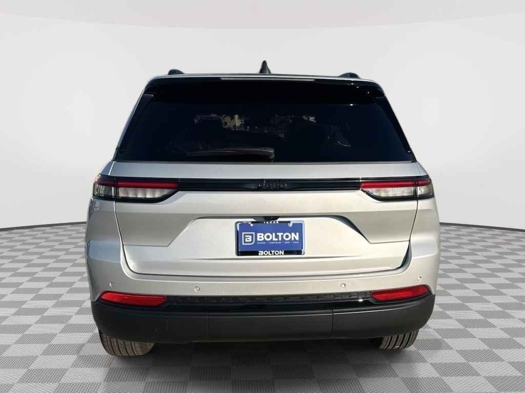 New 2025 Jeep Grand Cherokee Laredo Sport Utility