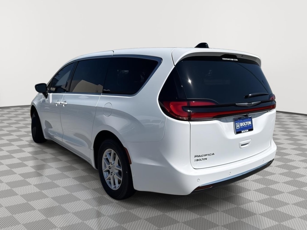 New 2026 Chrysler Pacifica Select Passenger Van