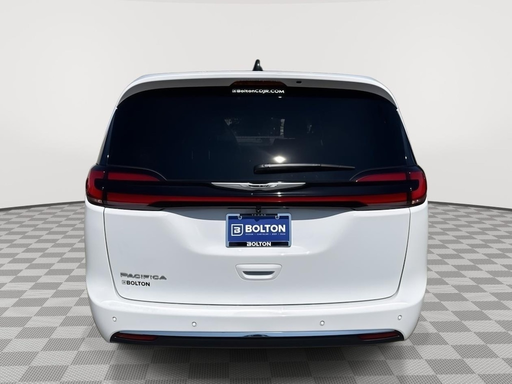 New 2026 Chrysler Pacifica Select Passenger Van