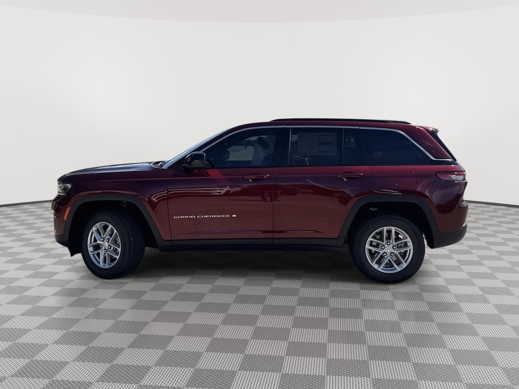 New 2025 Jeep Grand Cherokee Laredo Sport Utility