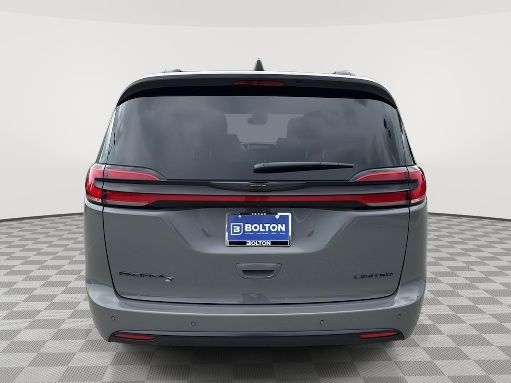 New 2025 Chrysler Pacifica Limited Passenger Van