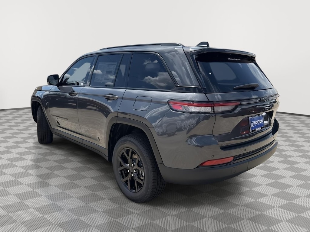 New 2025 Jeep Grand Cherokee Laredo Sport Utility