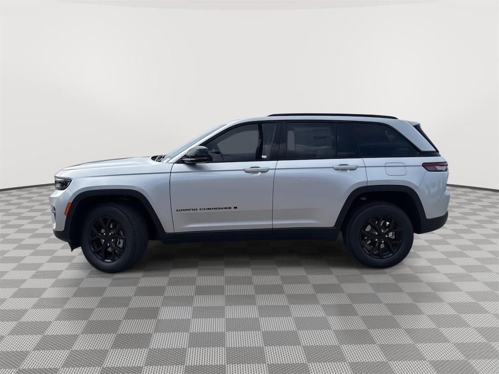 New 2025 Jeep Grand Cherokee Laredo Sport Utility