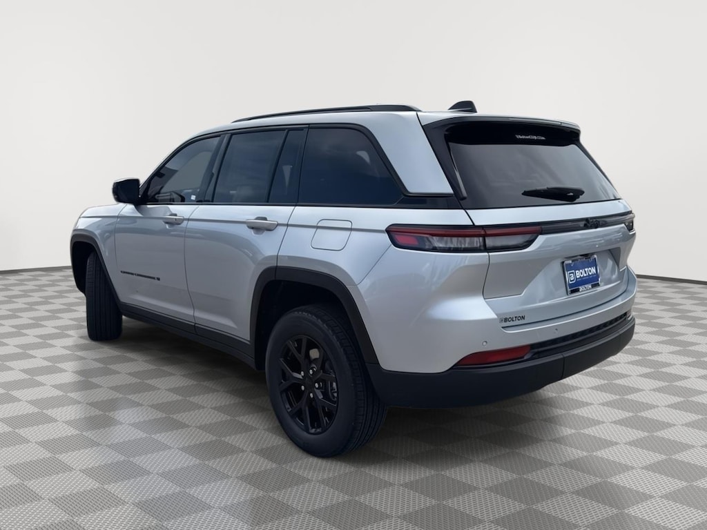 New 2025 Jeep Grand Cherokee Laredo Sport Utility