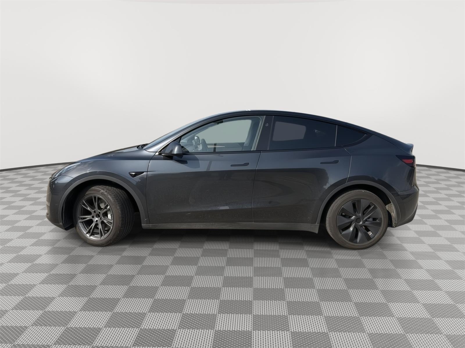 Used 2025 Tesla Model Y Long Range with VIN 7SAYGDEDXSF316269 for sale in Port Arthur, TX