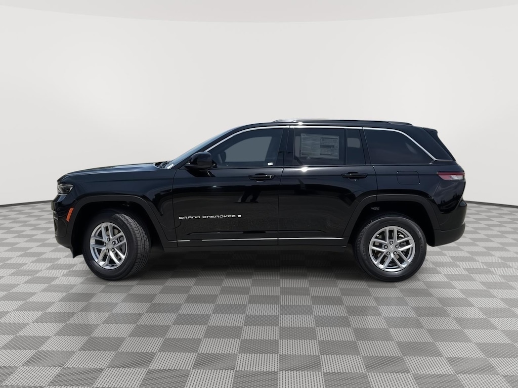 New 2025 Jeep Grand Cherokee Laredo Sport Utility