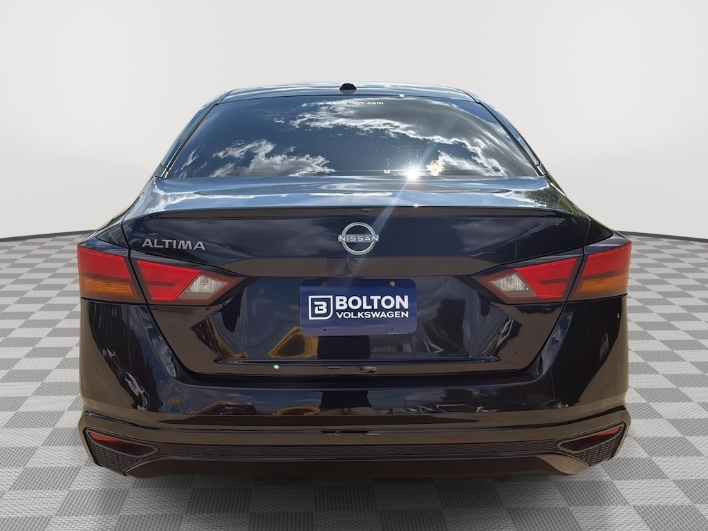 Used 2025 Nissan Altima SV Sedan