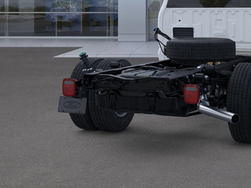2025 Ford F-350 Super Duty Chassis Cab XL - Photo 21