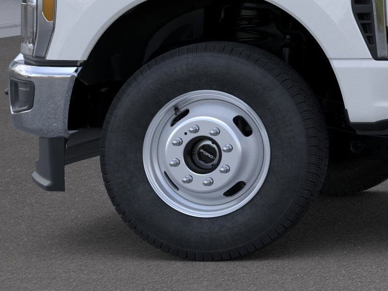 2025 Ford F-350 Super Duty Chassis Cab XL - Photo 19