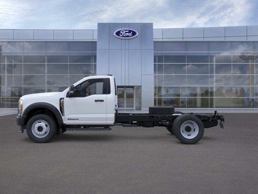 New 2026 Ford Super Duty F-550 DRW XL 4WD Reg Cab 145 WB 60 CA Truck