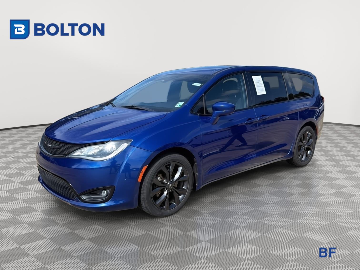 2019 Chrysler Pacifica Touring Plus's photo