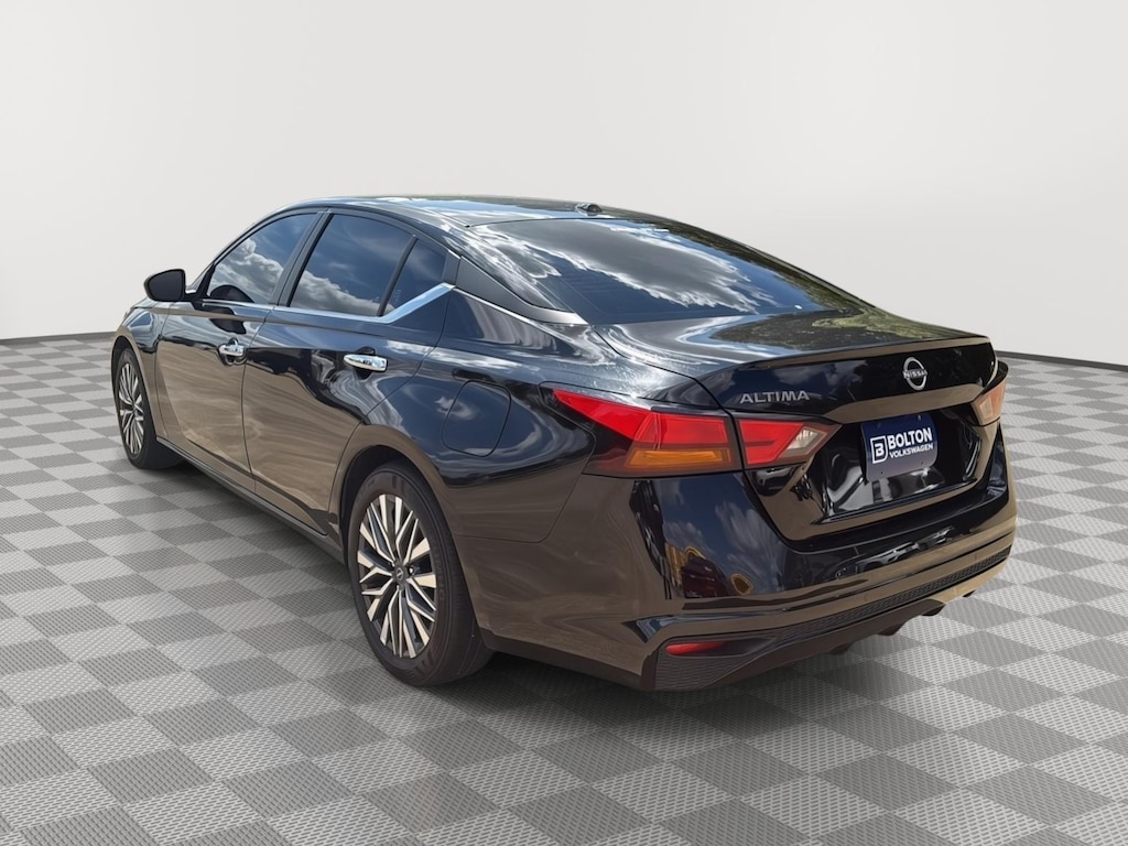 Used 2025 Nissan Altima SV Sedan