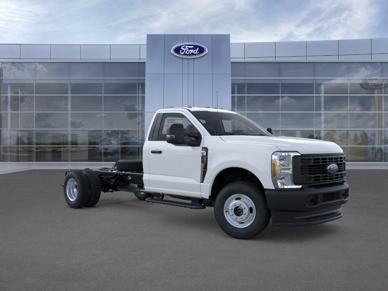 2025 Ford F-350 Super Duty Chassis Cab XL - Photo 7