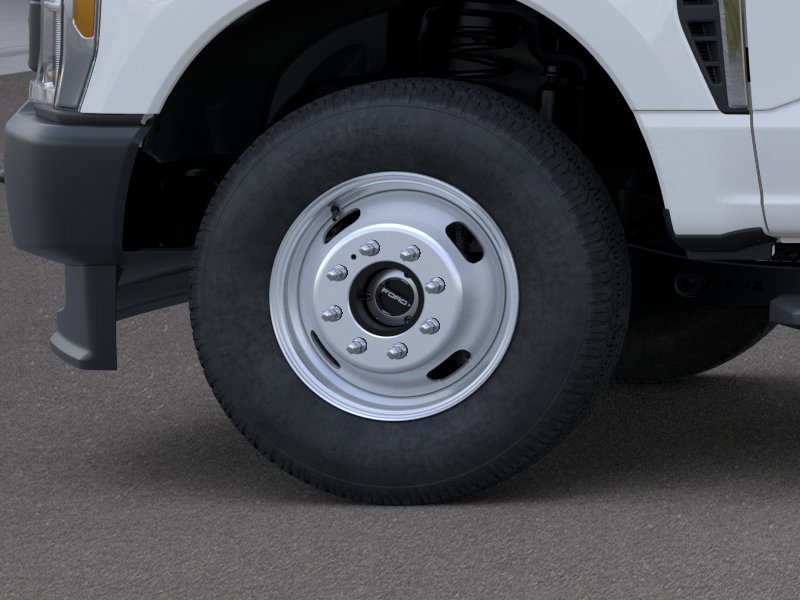 2025 Ford F-350 Super Duty Chassis Cab XL - Photo 19