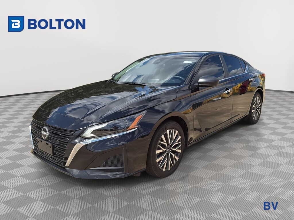 Used 2025 Nissan Altima SV Sedan