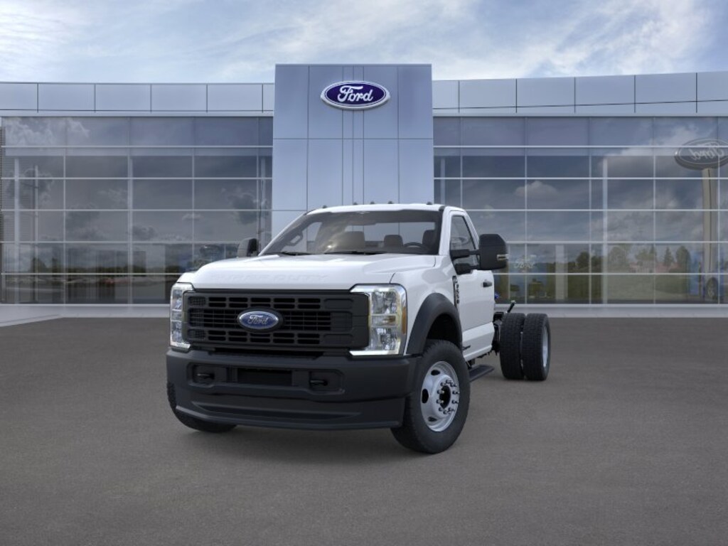 New 2026 Ford Super Duty F-550 DRW XL 4WD Reg Cab 145 WB 60 CA Truck