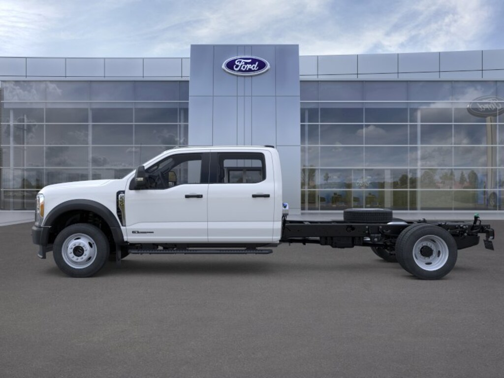 New 2026 Ford Super Duty F-550 DRW XL 4WD Crew Cab 179 WB 60 CA Truck