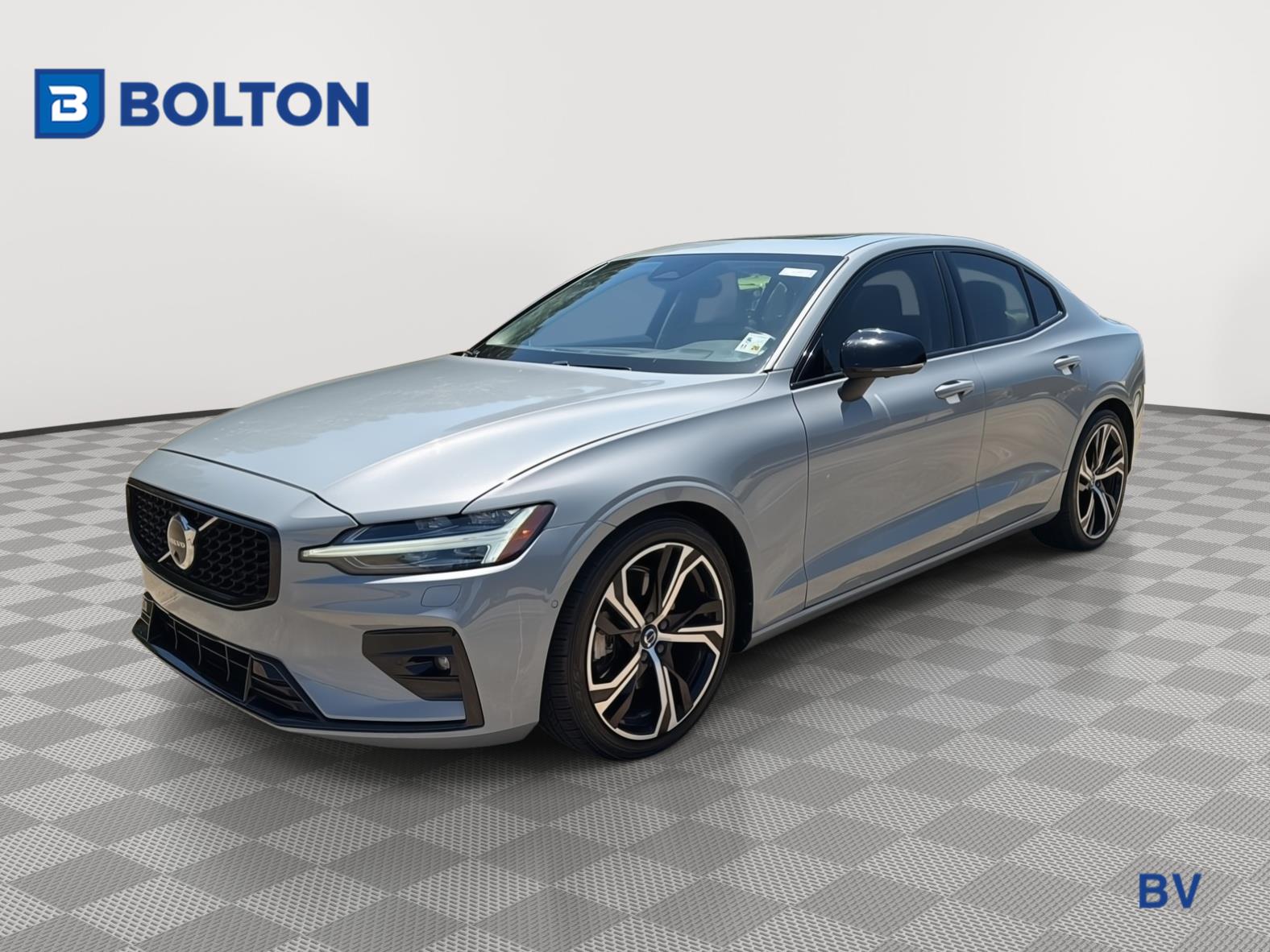 2024 Volvo S60 B5 Plus Dark Theme AWD's photo