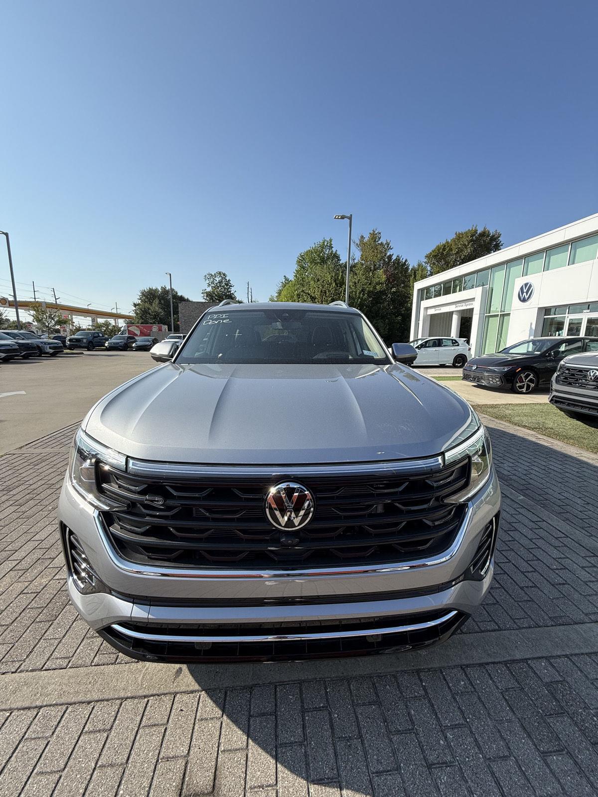 2026 Volkswagen Atlas SEL Premium R-Line photo 3