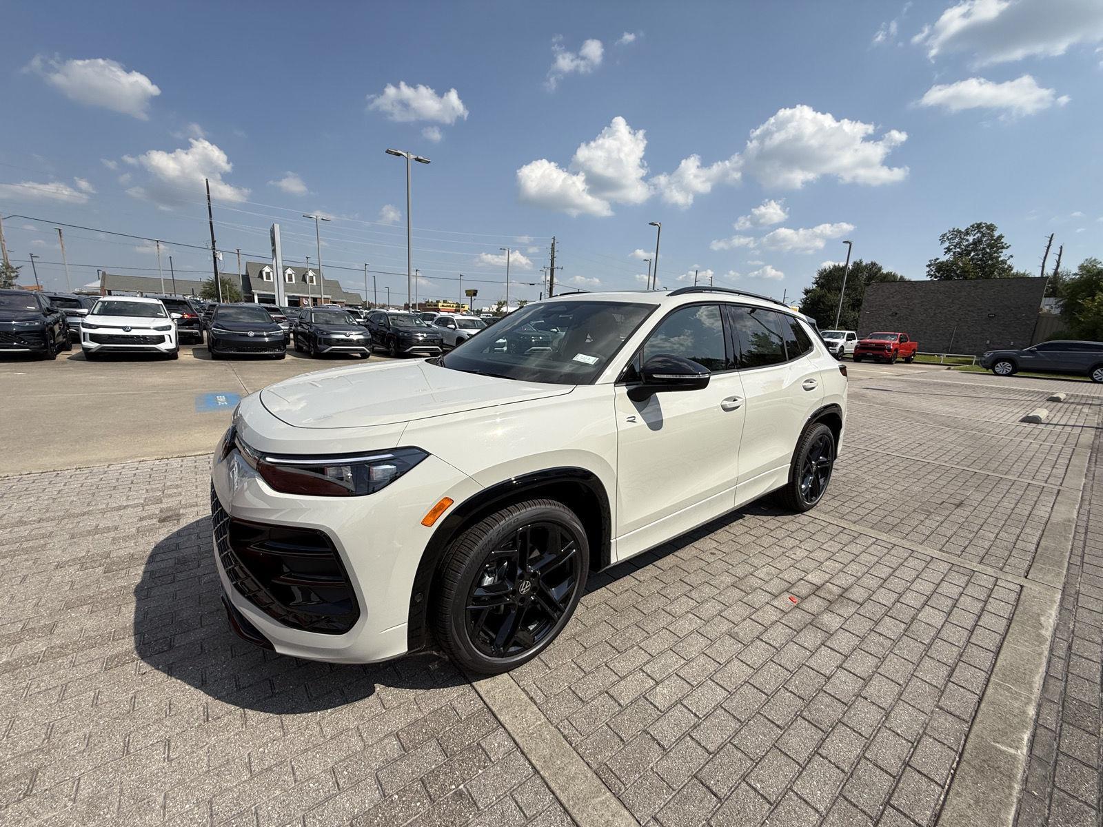 2025 Volkswagen Tiguan SE R-Line Black photo 2