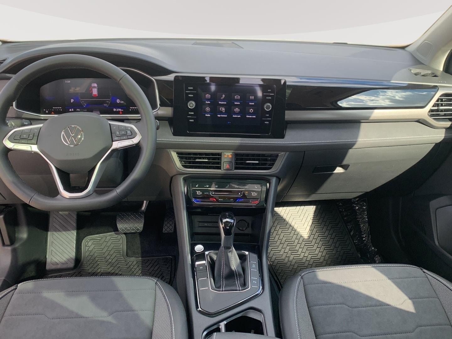 2026 Volkswagen Taos SE Black - Photo 22